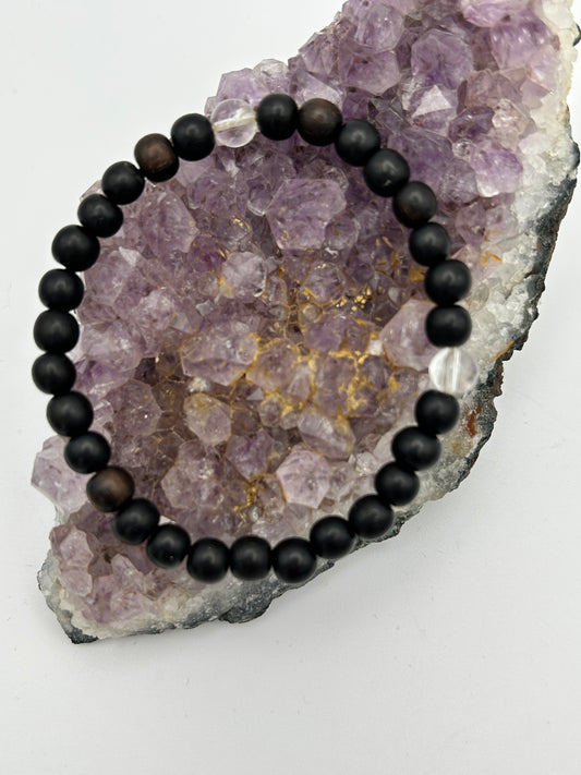 Armband aus Ebenholzperlen mit Bergkristall