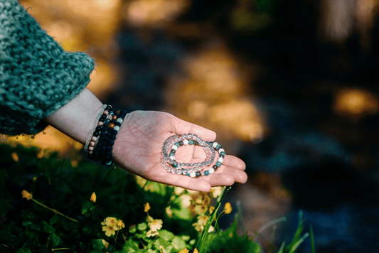 Warum Edelsteinarmbänder mehr sind als nur eine Geschenkidee