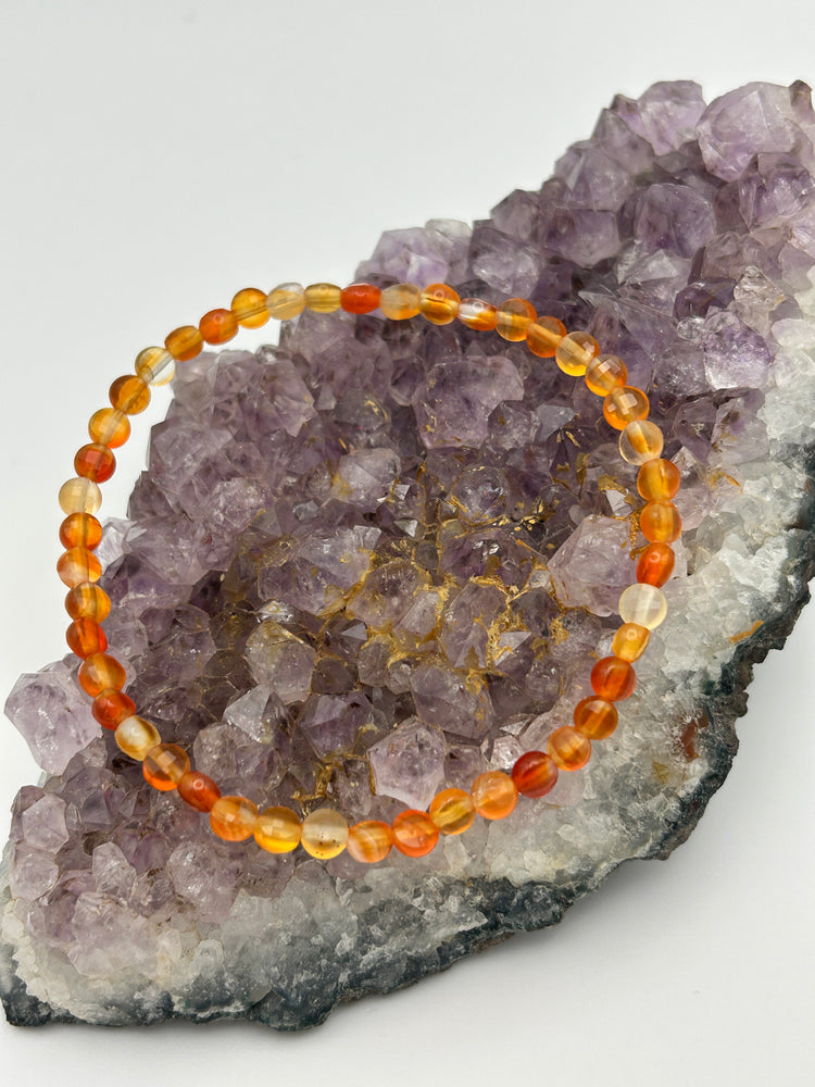 Edelsteinarmband Karneolbutton facettiert